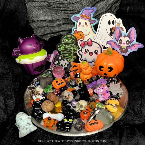 Mystery Halloween Scoop—Trick or Treat Trinkets!